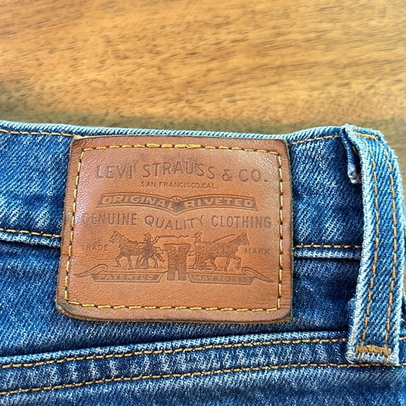 Levi Wedgie Jeans - Picture 3 of 8